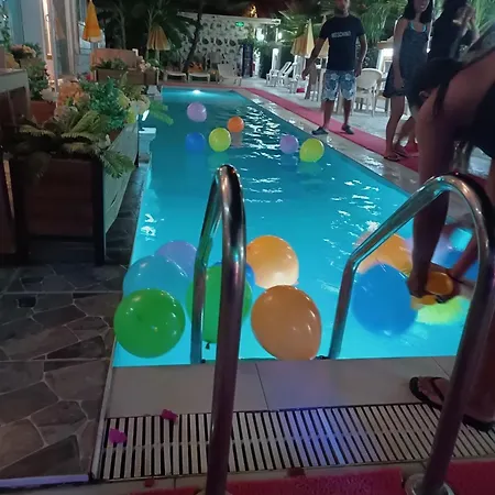 Dolunaydin Butik Couette-café